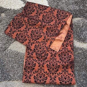 Pier 1 Holiday/Fall/Halloween Table Runner. 🕷️🎃🦇